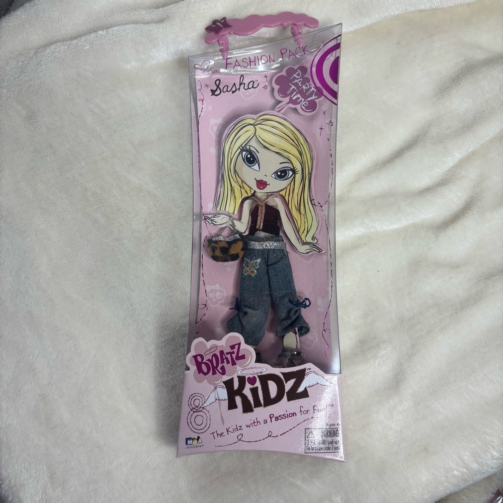 MGA Bratz Kidz Sasha Party Time Fashion Pack